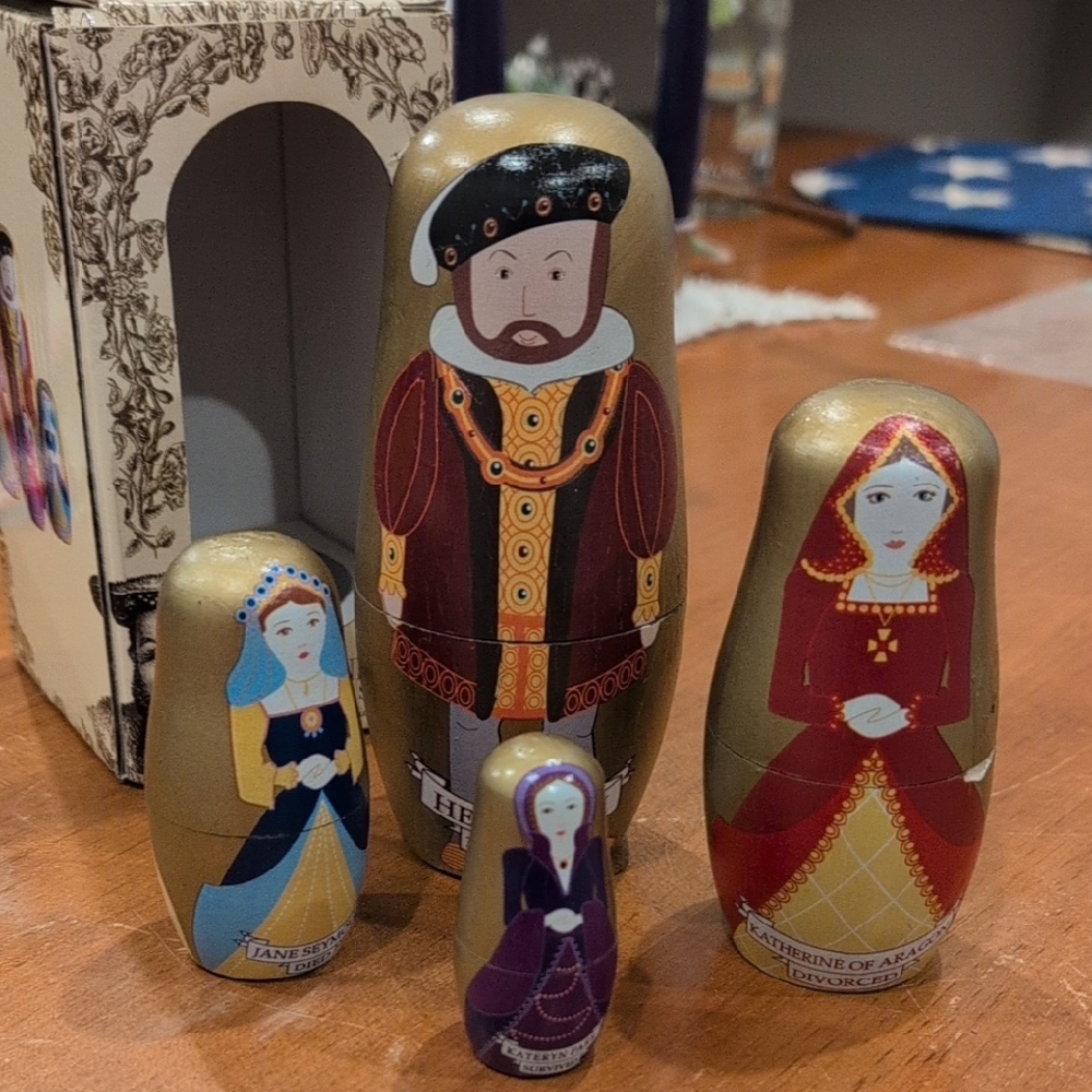 Gold and Red Nesting Dolls Set